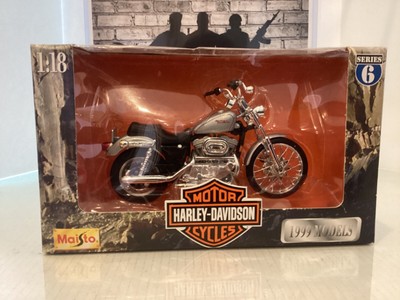 1/18 DIECAST MOTORCYCLE XL 1200C SPORTSTER 1200 CUSTOM (1999) #B22