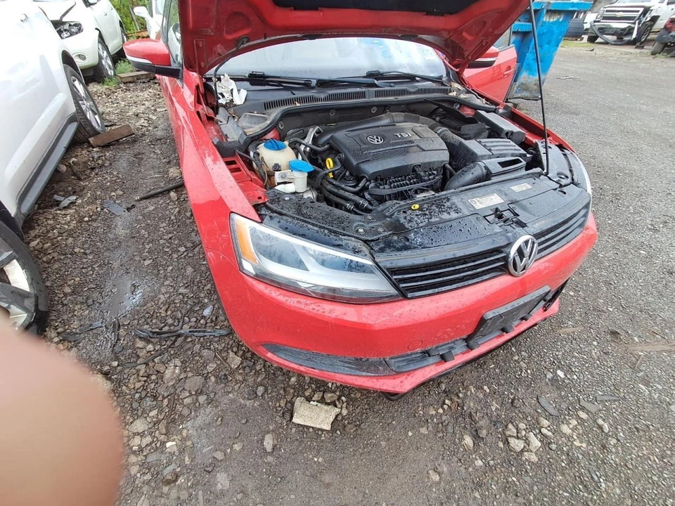 2014 Volkswagen Jetta Washer Reservoir 1.80L Used OEM 627-50782 - Image 2 of 4