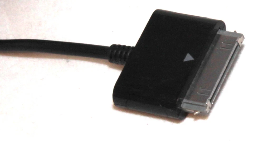 Digital FM Transmitter, Holder, Charger For iPods iPhonis 1st Gen 2G 3G 3GS 4 4S - Image 4 of 4