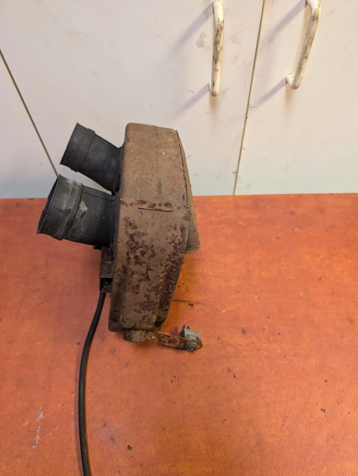 1974 KAWASAKI KZ400 AIRBOX AIR INTAKE FILTER HOUSING BOX - Image 2 of 4