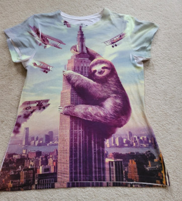 Women's Sharp Shirter Sloth Graphic Art T Shirt Size XL Top King Kong Parody