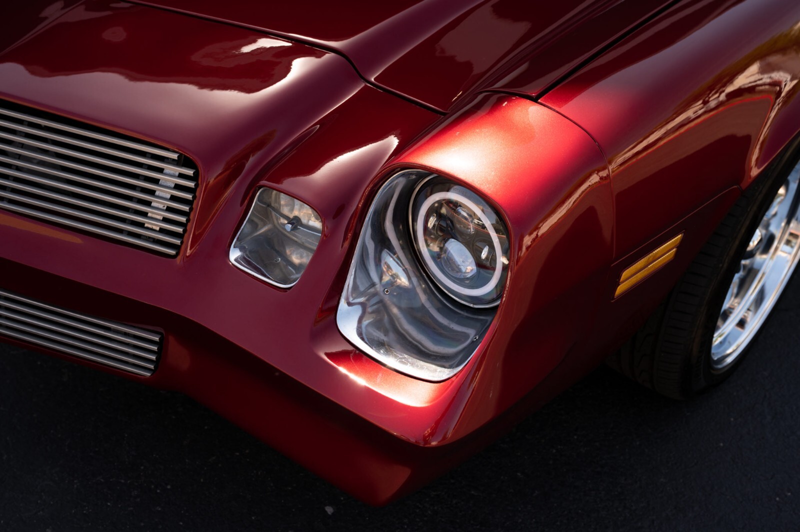 1981 Chevrolet Camaro-Z-28 zoom art | 24x36 inch POSTER | vintage classic car