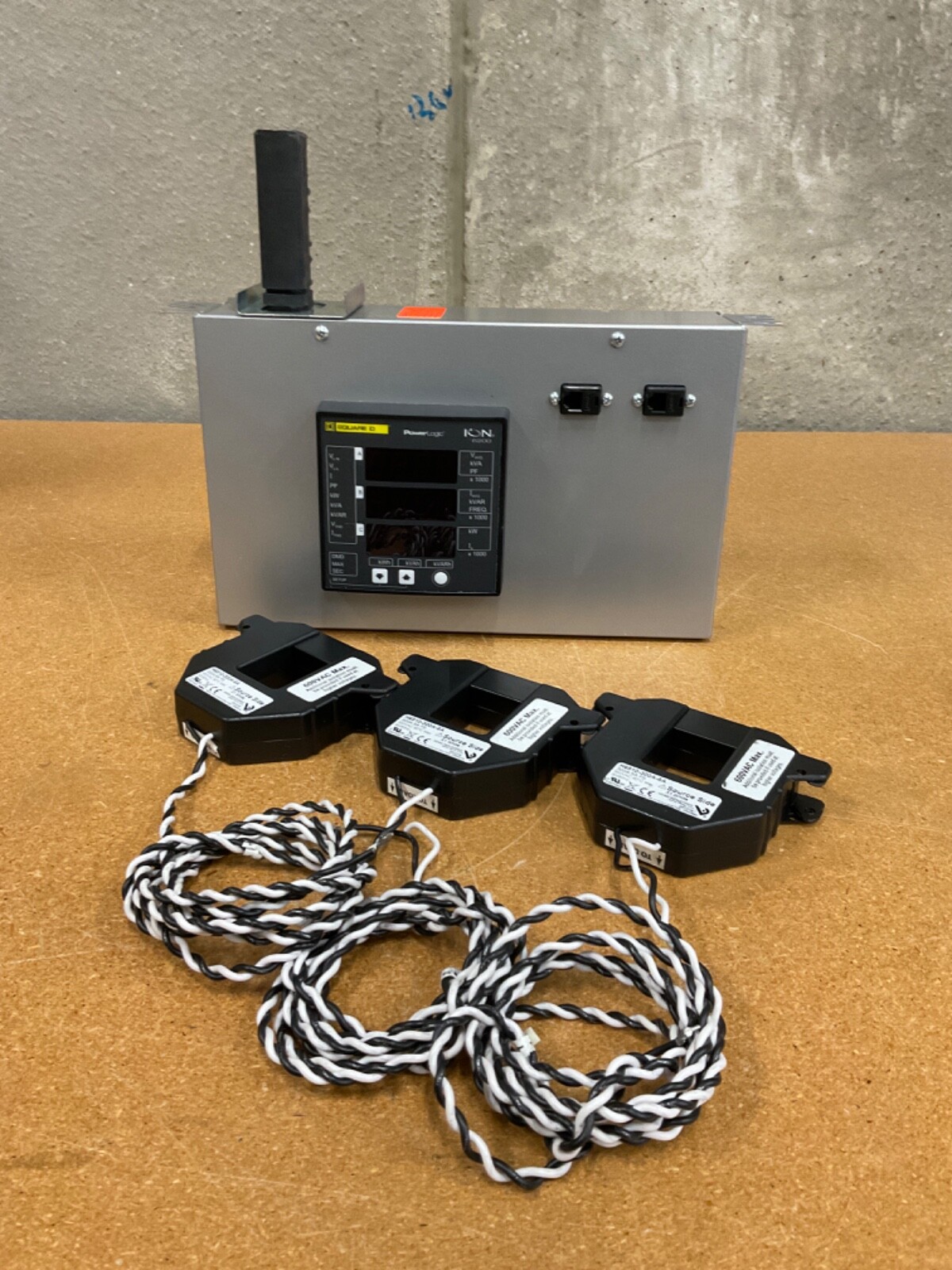 StarLine OB225E9R-M7DR225/3-SC T3 Busway Tap Box 20A 240V PowerLogic ...