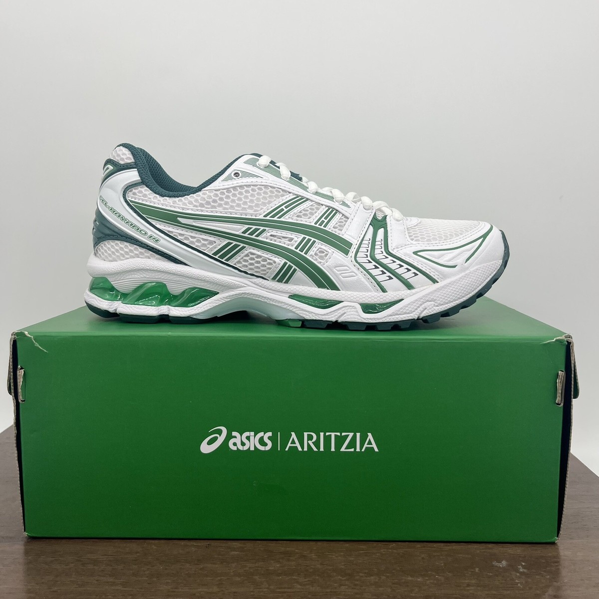 ASICS Gel-Kayano 14 Aritzia Leprechaun Green White - Size ASICS Gel-Kayano 14 Aritzia Leprechaun Green White - Size