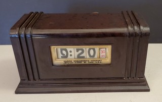 Vintage 1958? Bakelite Pennwood Numechron clock W/ Company name Works!