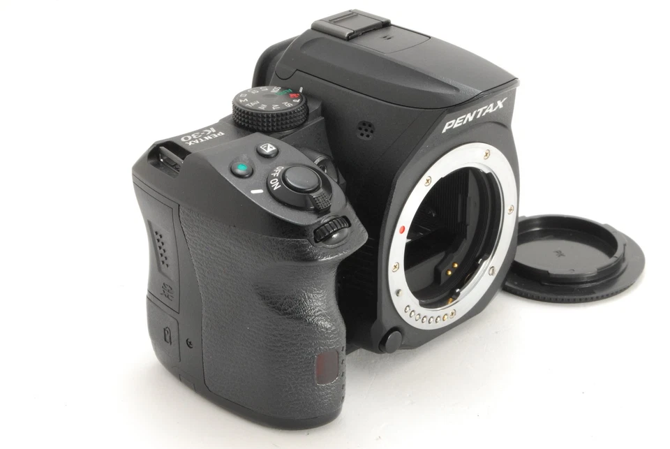 US Duty Paid PENTAX K-30 Schwarz 16.3MP Digital SLR Kamera Nur 14,451 Fotos - Bild 4 von 4