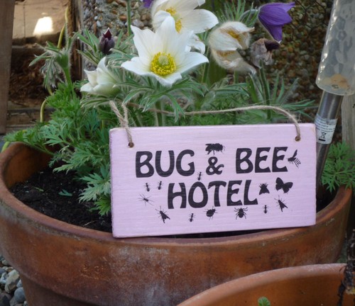 Bug & Bee Insect Hotel Sign Small Plaque Garden Hide Shed Nature Patio Upcycle - Picture 21 of 34