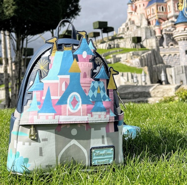 Loungefly Disneyland Paris Exclusive Sleeping Beauty Castle  display picture 3