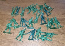 Lot of 22 MPC Green Plastic Army Men Figures 2" Tall