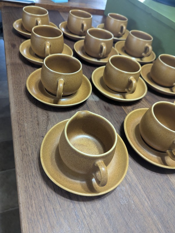 DENBY ENGLISH SPECKLED BROWN COFFEE CUPS & SAUCERS W/  MILK  server,24 pieces 