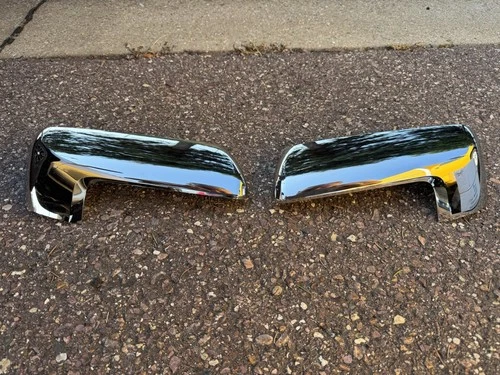 OEM Set 2 NEW Chrome Mirror Covers Silverado Sierra 1500 19 20 21 23 23 24 25