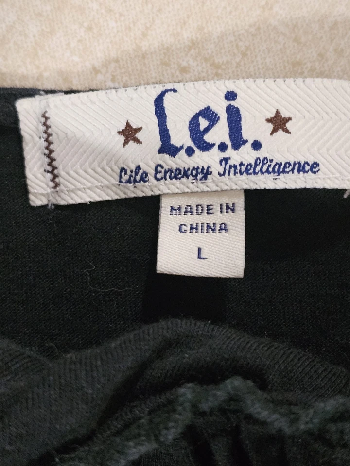 Camiseta sin mangas LEI para mujer Pin Tuck talla grande cápsula negra Y2K Fairy Grunge Foto 3 de 4