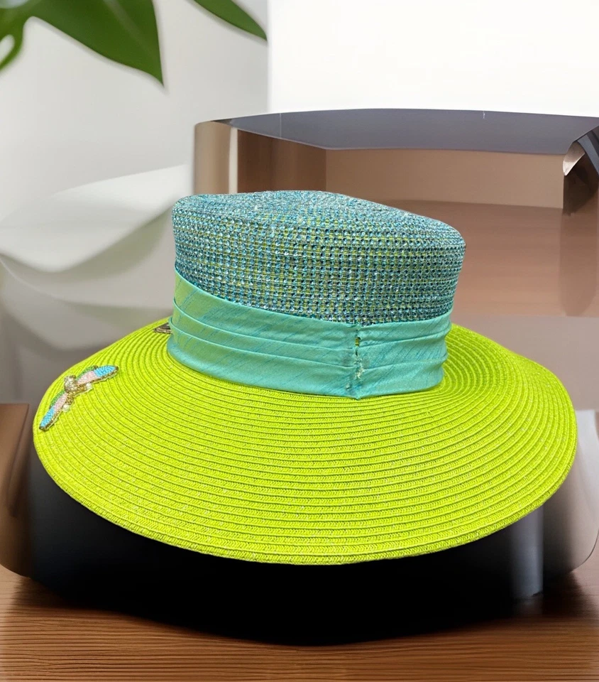 SOMBRERO DERBY IGLESIA/DERBY DISEÑADOR WHITTALL AND SHON DE COLECCIÓN Lentejuelas y Mariposa Coloridas Foto 2 de 4