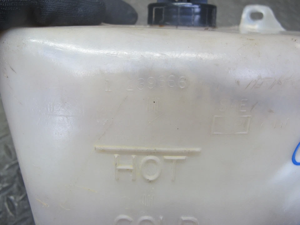 90-96 CHEVROLET CORVETTE C4 ENGINE EXPANSION OVERFLOW RESERVOIR TANK OEM - Image 3 of 4