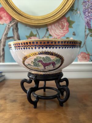French Paris Porcelain Chinese Export Style Porcelain Bowl With Stand Dog