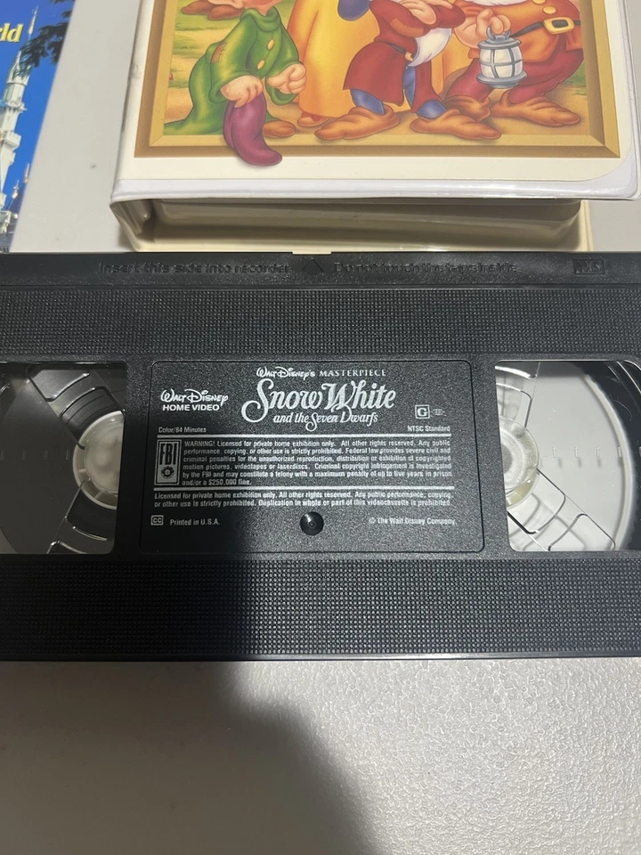 RARE Snow White and the Seven Dwarfs VHS Walt Disney Masterpiece collection - Image 4 of 4