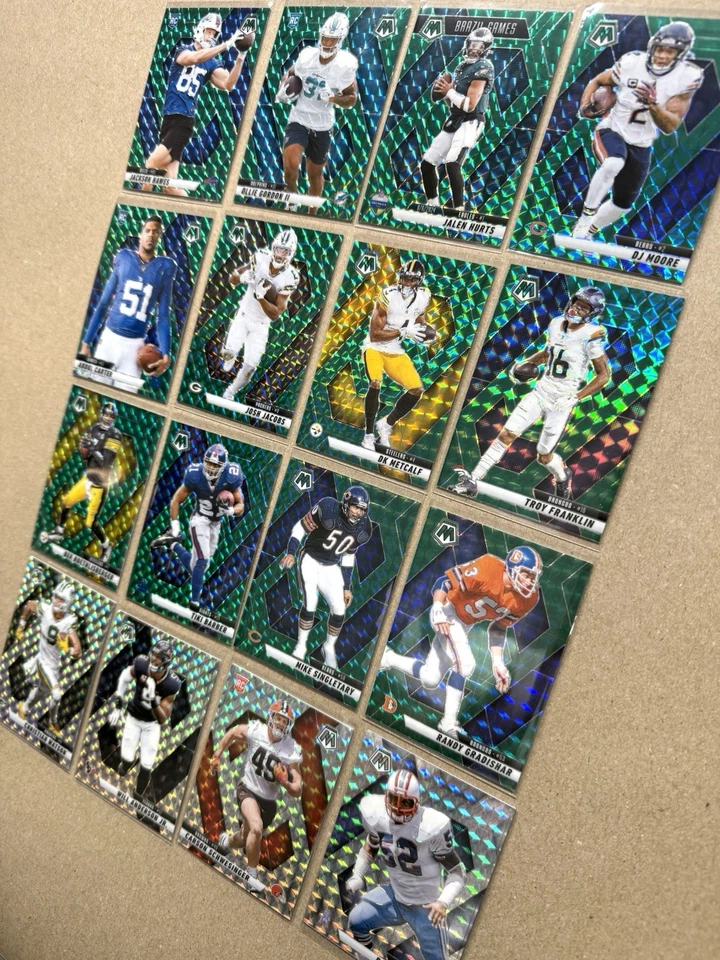 ✅ Gran Lote de 60+ Tarjetas de Fútbol Americano NFL, Novatos, Mosaico, Paralelos, Sanders Skattebo Foto 2 de 4