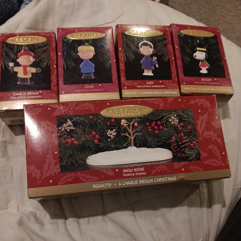 Hallmark Keepsake Peanuts 1995 A Charlie Brown Christmas COMPLETE SET Of 5