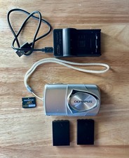 OLYMPUS DIGITAL CAMERA STYLUS 300 DIGITAL 3.2 MEGAPIXEL 3X ZOOM COMBO, Works 