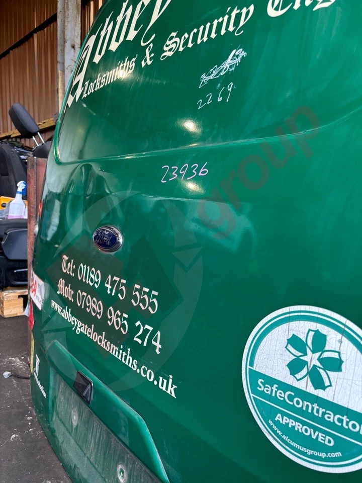 FORD TRANSIT CUSTOM 290 MK8 12-18 COMPLETE REAR TAILGATE - Image 4 of 4