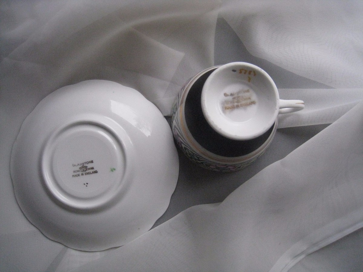 ANTIQUE~COLLECTORS~GLADSTONE FLORAL BONE CHINA MADE IN ENGLAND