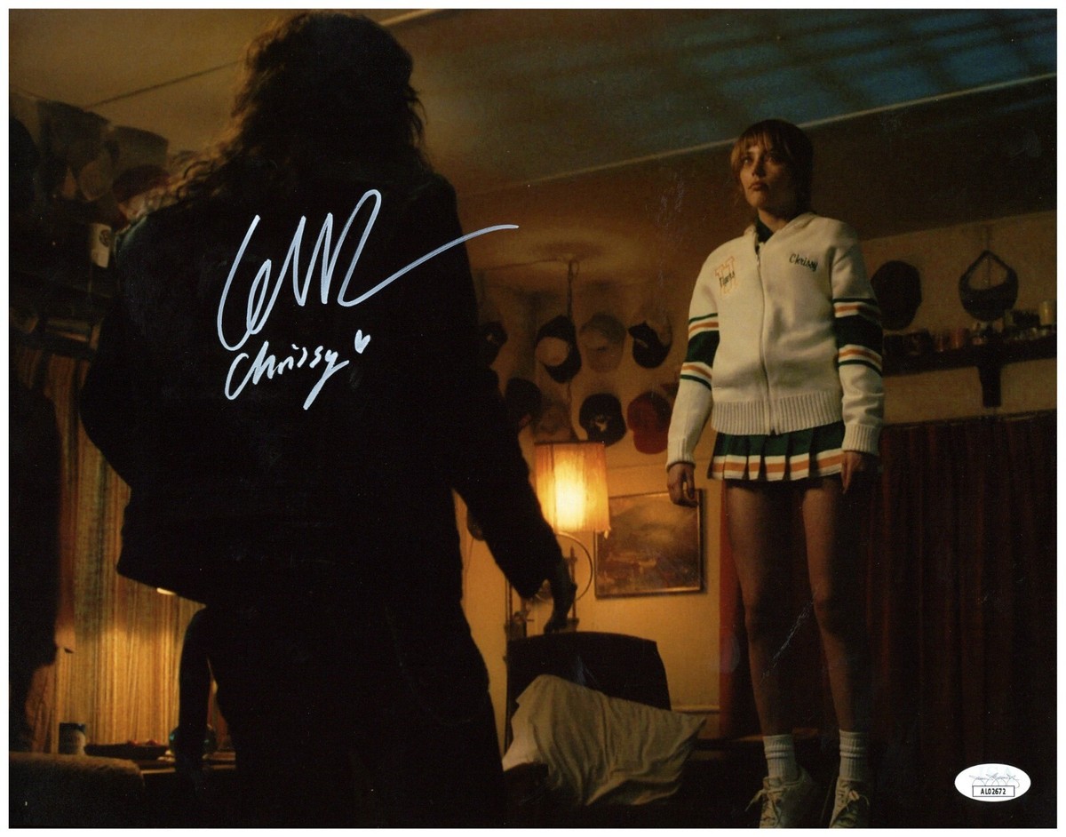 GRACE VAN DIEN SIGNED CHRISSY CUNNINGHAM 11X14 PHOTO STRANGER