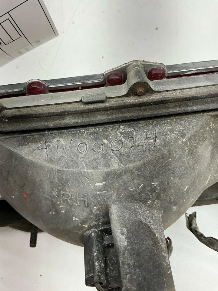 Buick Century 1971 1972 conjunto de luces traseras laterales para pasajero derecho Foto 2 de 4