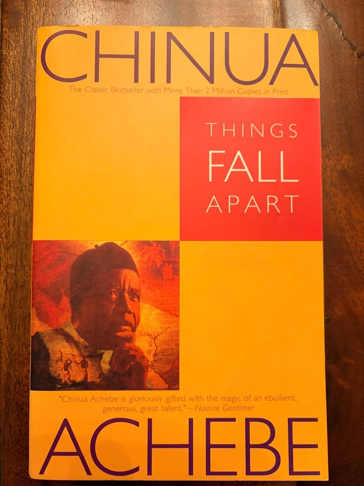 6-Book Essential Modern Classics Lot: Lighthouse, Lolita, Things Fall Apart, Cry Foto 4 de 4