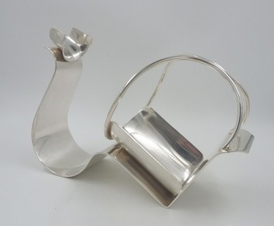 Eleganter Weinflaschenhalter versilbert wohl Art Deco Wiskeymann oder Christofle