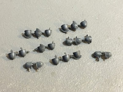 A29712 WARHAMMER 40K SPACE MARINES WOLVES BITS LOT SHOULDER PADS GW