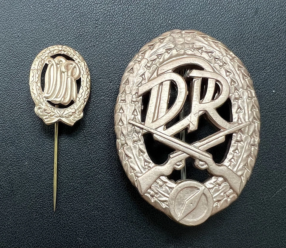 DDR Abzeichen Anstecker SPORTABZEICHEN Kampfgruppe Leistungsabzeichen Bronze - Bild 1 von 1