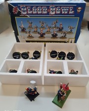 Warhammer BLOOD BOWL-CHAOS ZWERGE, Team + 2 Star Spieler,  painted, Karton, OOP