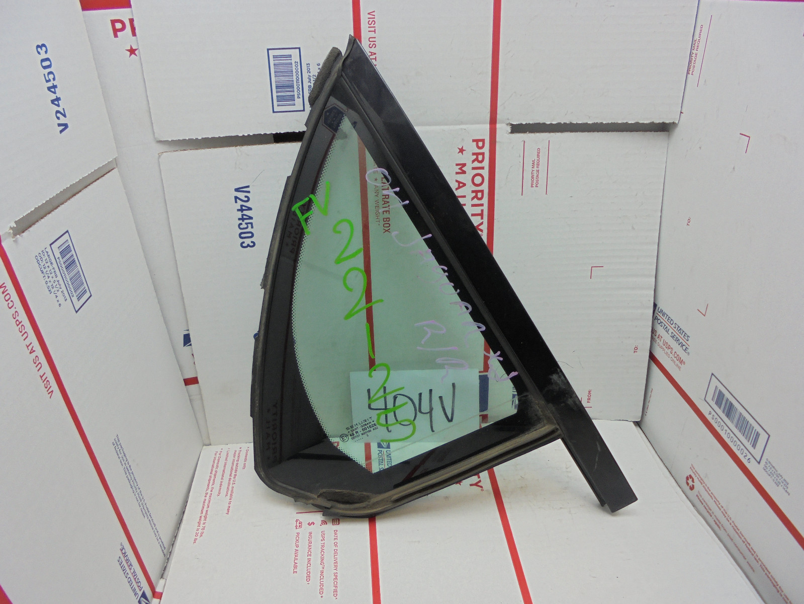 04 05 06 07 08 09 XJ8 PASSENGER Vent glass Small Window rear door # 404V