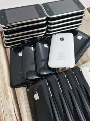 Apple iPhone 3G 3GS iSO 8GB 16GB 32GB Black White Unlocked