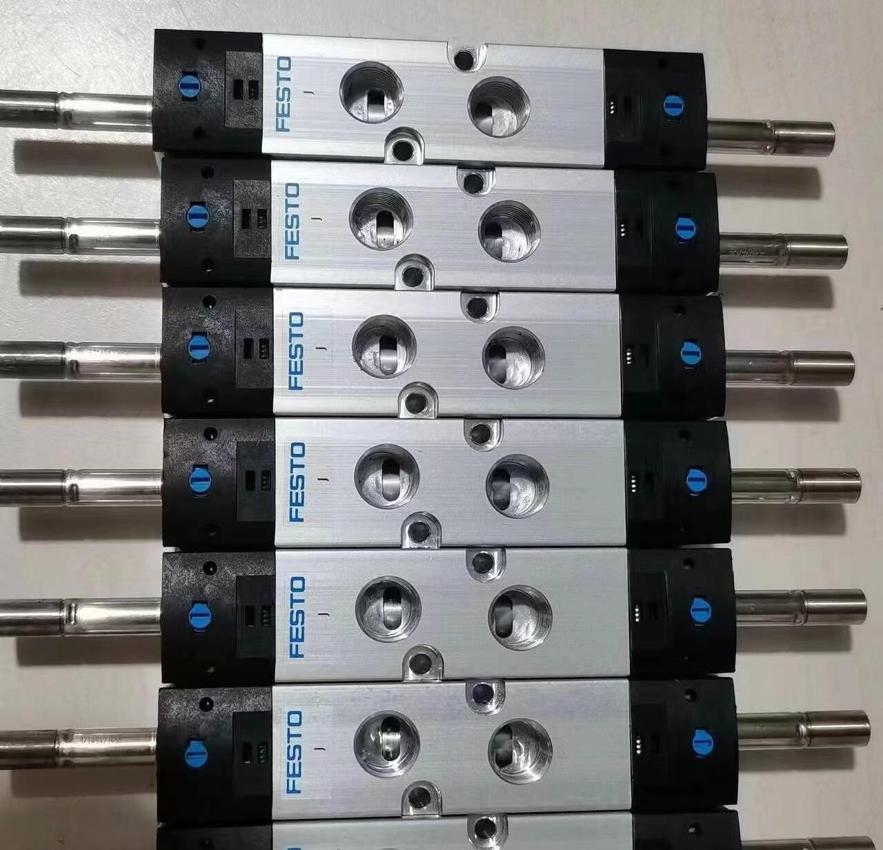 1pc USED FESTO 8043219 VUVS-LK25-B52-D-G14-1B2-S solenoid valve TESTED #V5ZS CH