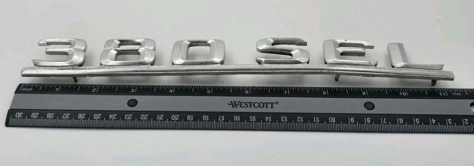 Mercedes-Benz 380 Sel 1980-1985 emblema OEM Foto 3 de 4