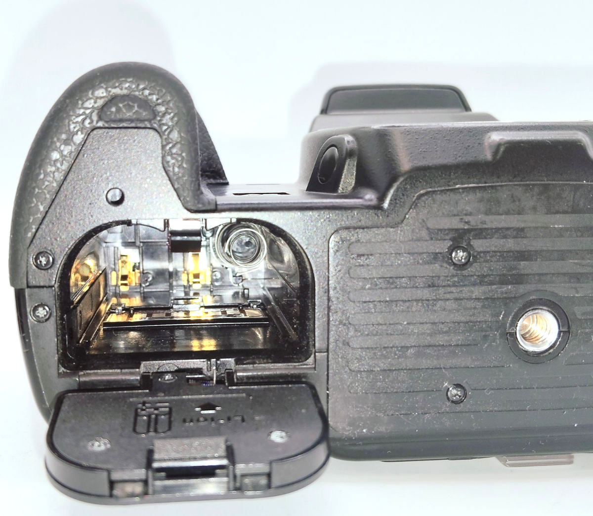NEAR MINT] Konica Minolta 7 Dynax a-7 α-7 Digital CCD DSLR Body