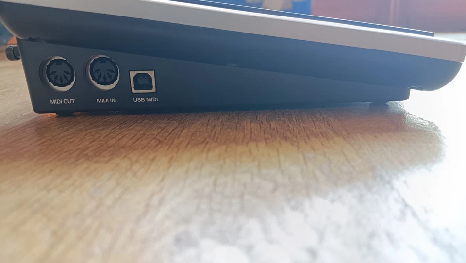 Alesis iO Dock Professional Pro Audio Dock for iPad - Immagine 4 di 4