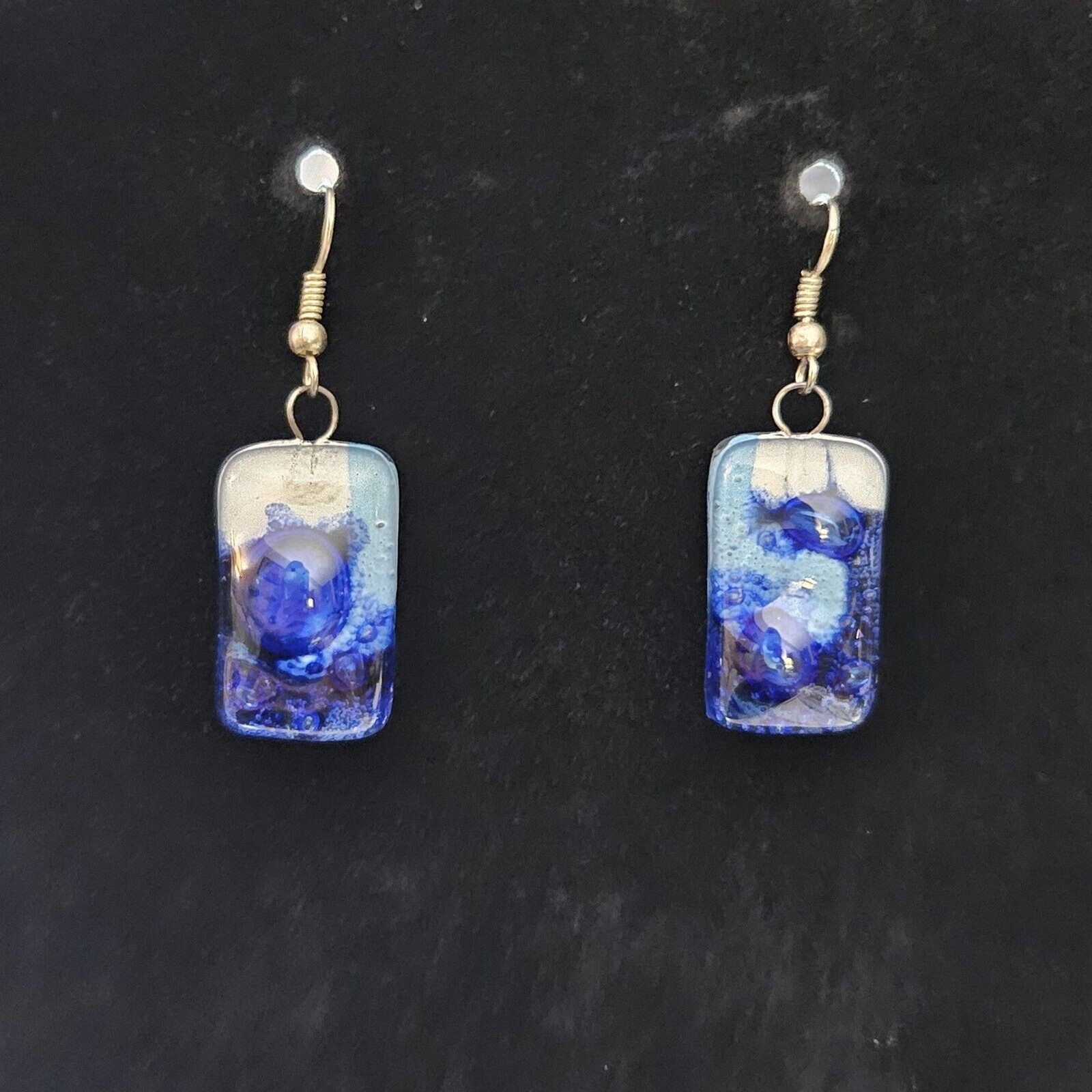 Rectangular Blue And White Rectangular Glass Dang… - image 2