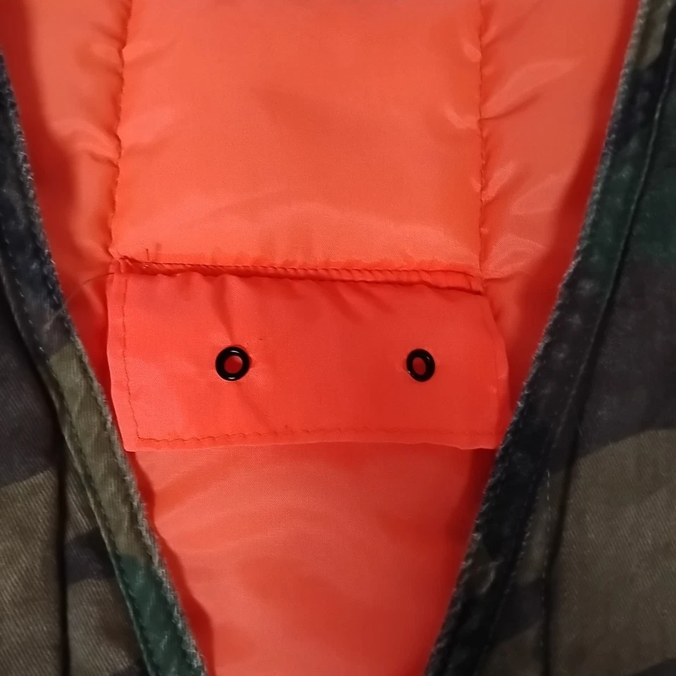 Vintage Reversible Woodland Camo/Blaze Orange Hunting Vest XL Made In USA  - Image 4 of 4