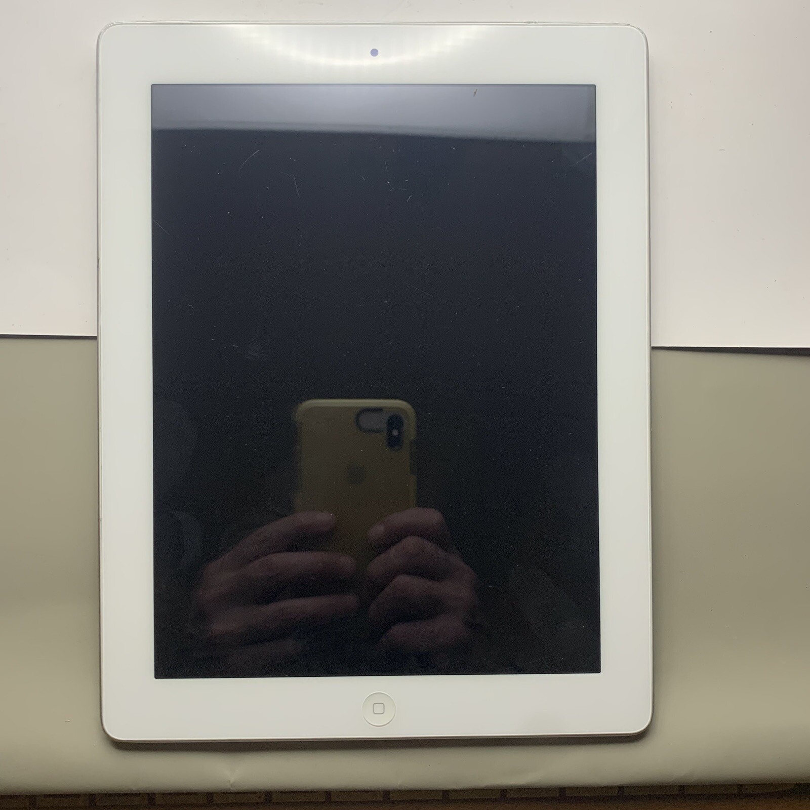 Lot of 2 Apple A1403 A1458 iPads 2nd & 4th Generation - ALL LOCKED - PARTS ONLY!