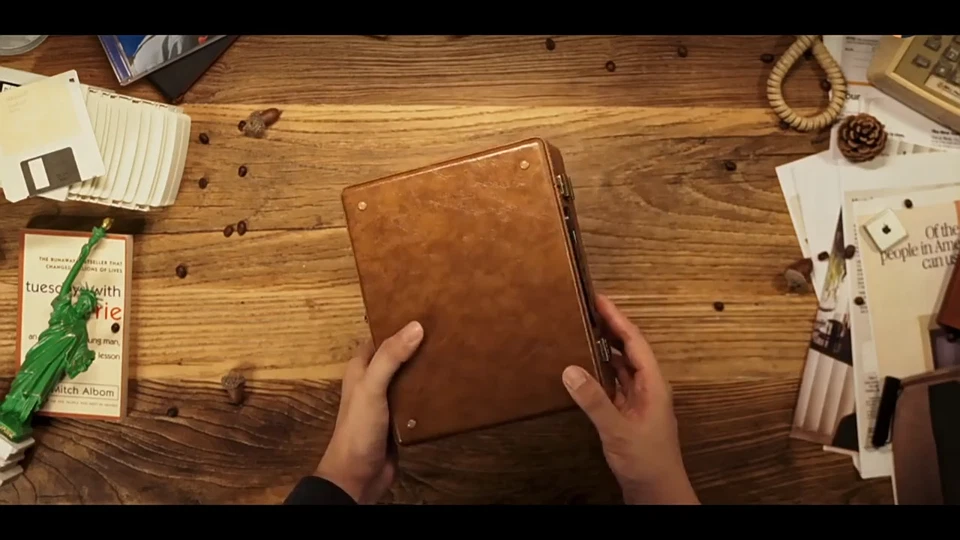 Retro Suitcase CD Player Desktop Bluetooth 5.0 with Speaker CD-R CD-RW CD-WMA - Image 2 of 4