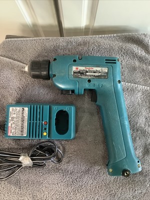 MAKITA 6012HD Cordless Drill Driver + 