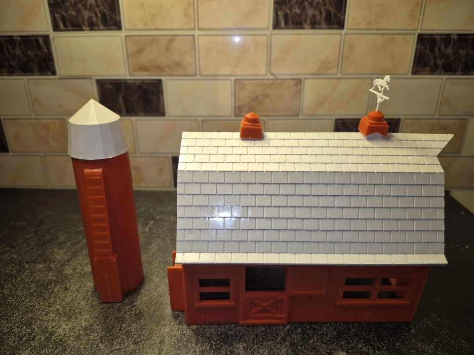 1950 Bachmann Plasticville Barn Kit BN-1 Complete With Original Box White & Red - Image 3 of 4