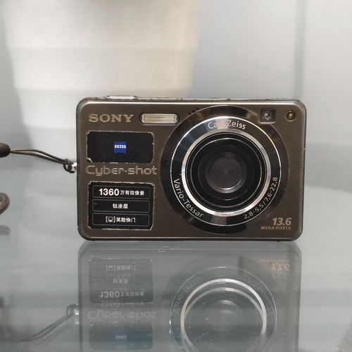 Sony Cybershot DSC W300 13.6MP Digital Camera with 3x Optical Zoom Gray 90%NEW