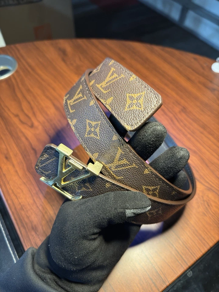Louis Vuitton LV Cinturón Monograma Marrón Dorado Hebilla Talla 120/48 Auténtico con Bolsa para el Polvo Foto 2 de 4