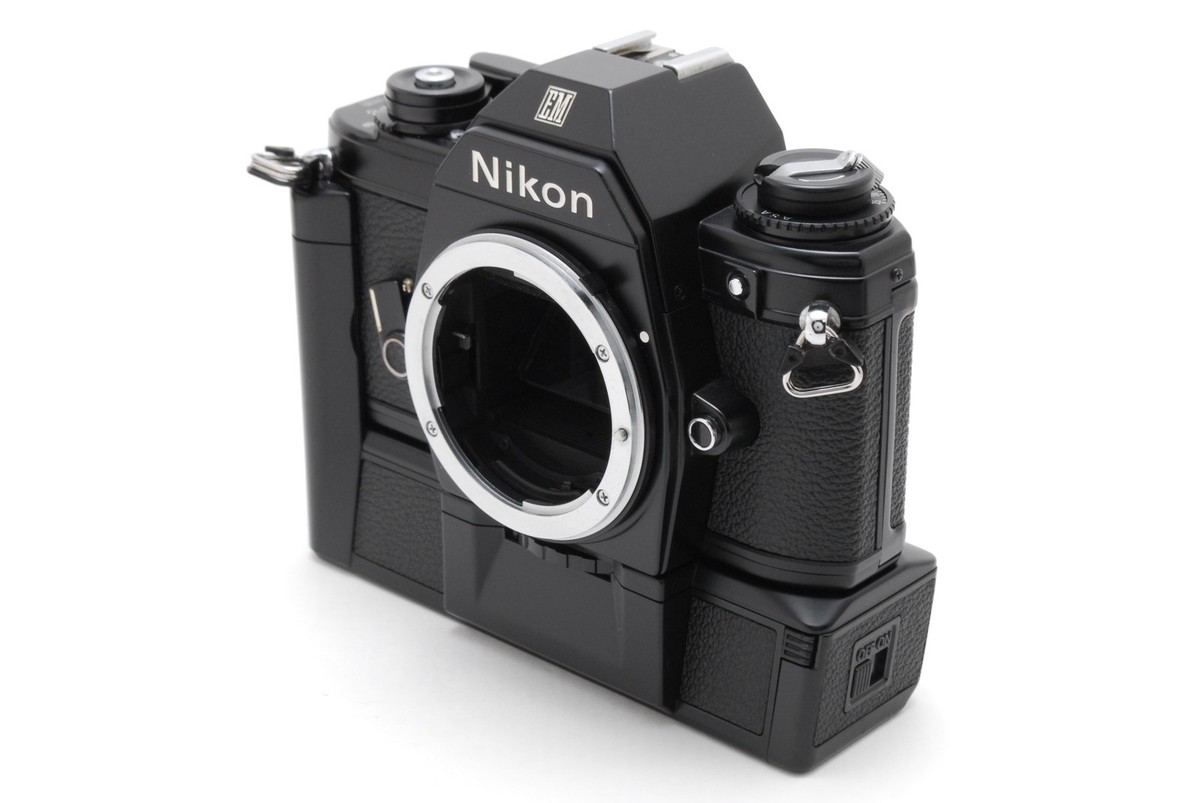 Nikon EM Film Camera AI-S NIKKOR 35mm F2.8 Lens Winder Strap Set