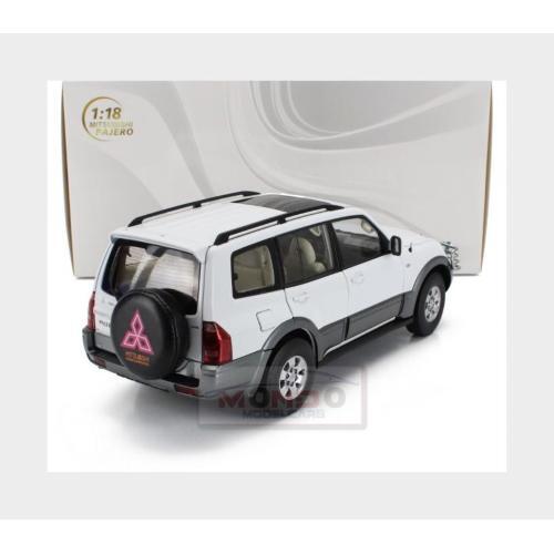 1:18 SUNSTAR Mitsubishi Pajero 3.5L V6 V73 2006 White Grey SS5833 Model - Picture 3 of 3