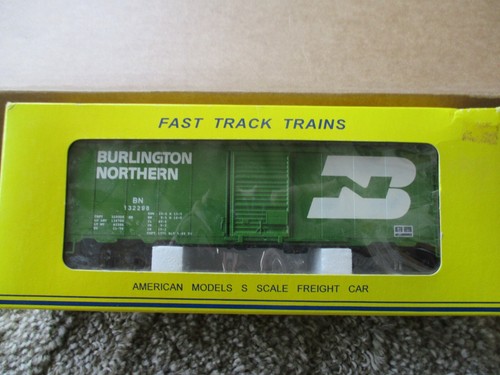 Amer Modelos 1178 BN 132298 Box Car (TM) Hirail | Zustand: New