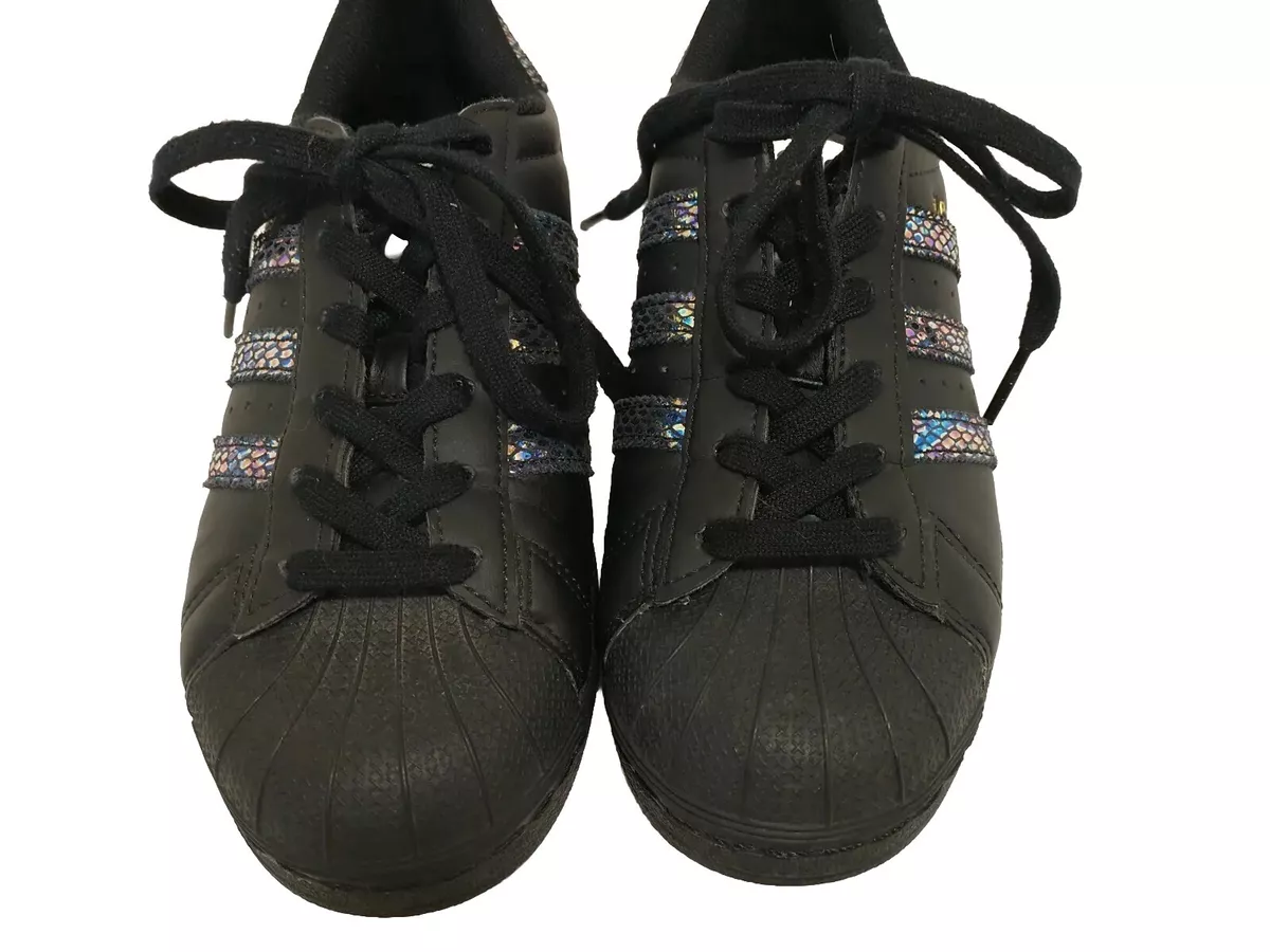 Black adidas hotsell shell toes womens